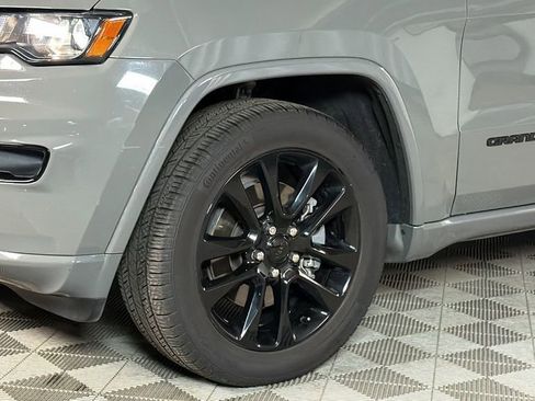 Used 2021 Jeep Grand Cherokee Laredo X image 4