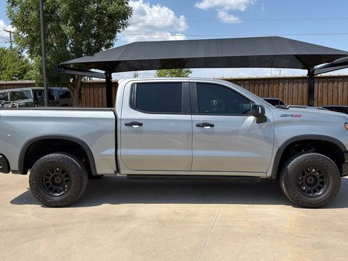 Used 2024 Chevrolet Silverado 1500 ZR2 w/ Technology Package AWD/4WD image 4