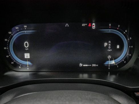 Used 2024 Volvo XC60 B5 Core image 21