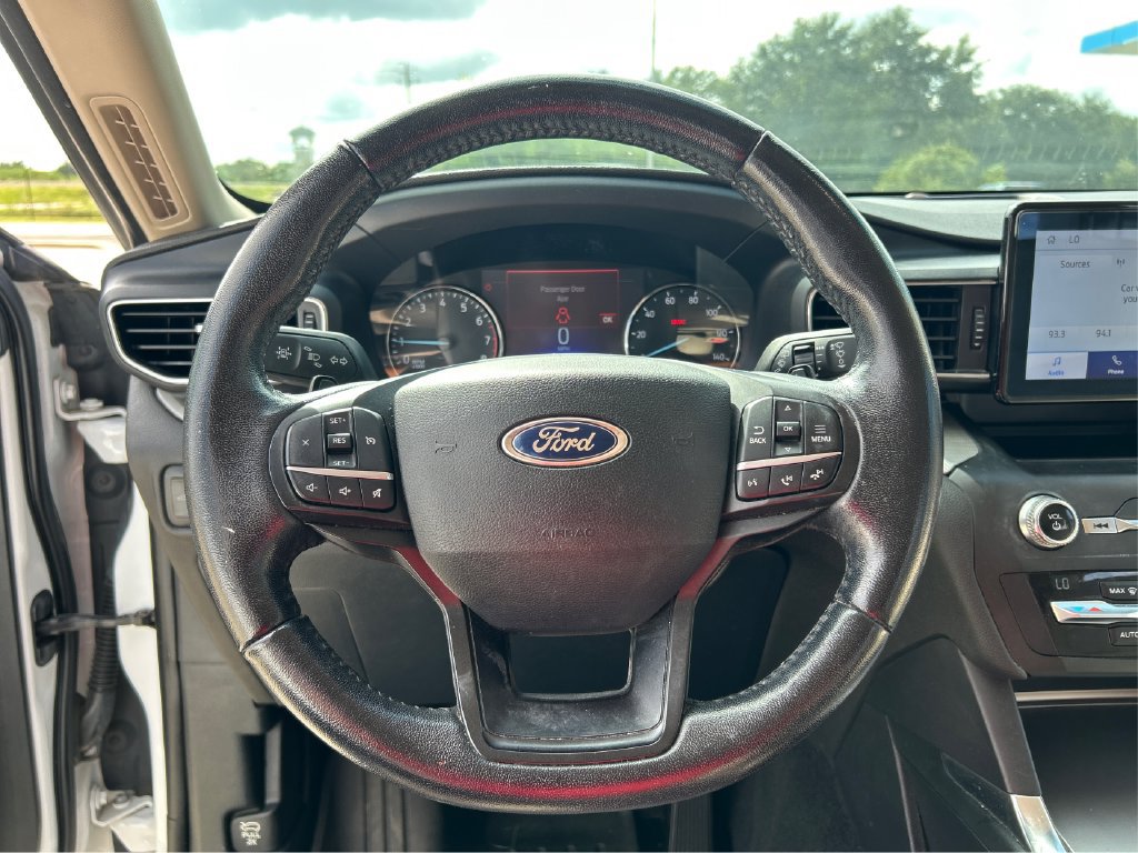 Used 2020 Ford Explorer XLT w/ Equipment Group 202A RWD image 16