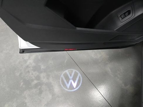 Used 2023 Volkswagen Atlas SEL R-Line AWD/4WD image 18
