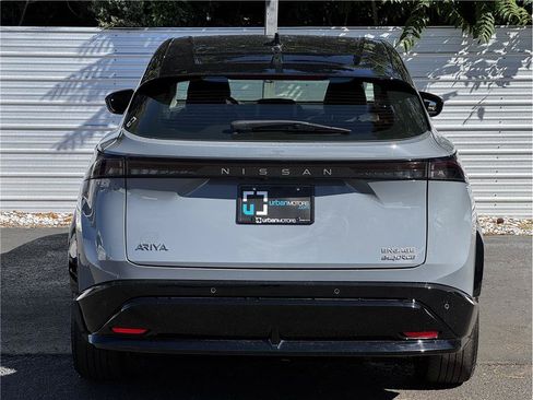 Used 2024 Nissan Ariya AWD image 11