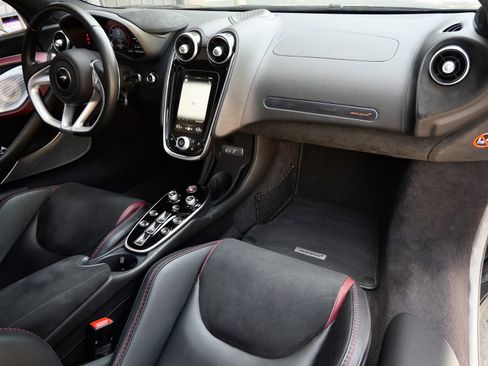 Used 2023 McLaren GT RWD image 10