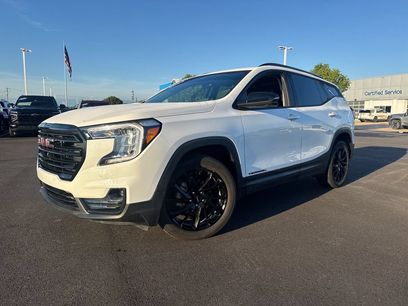 Used 2024 GMC Terrain SLT w/ Infotainment Package II