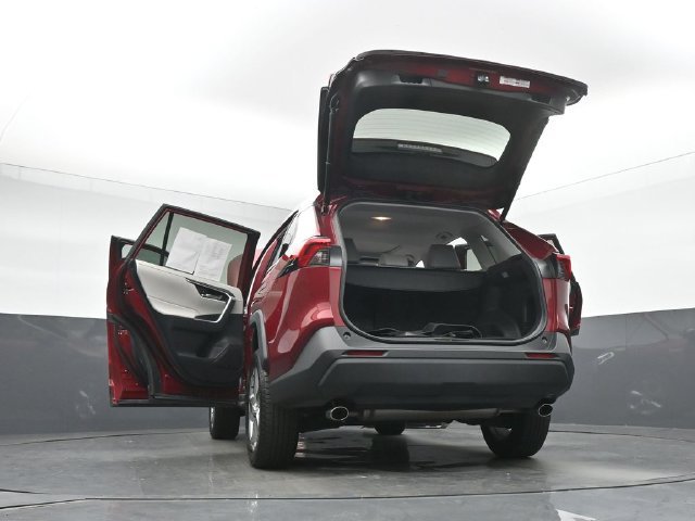 Used 2021 Toyota RAV4 XLE Premium AWD/4WD image 50