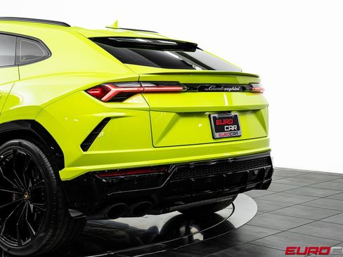 Used 2022 Lamborghini Urus *HIGH GLOSS BLACK STYLE PACKAG image 14