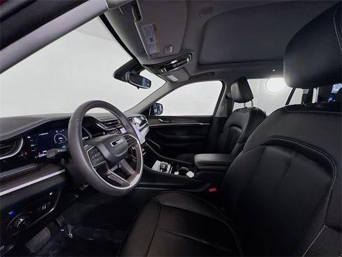 Used 2022 Jeep Grand Cherokee Limited 4xe image 21