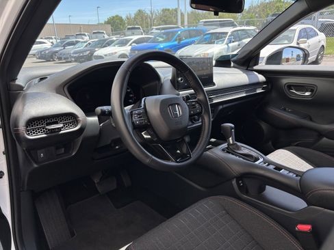 Certified 2026 Honda HR-V Sport image 9
