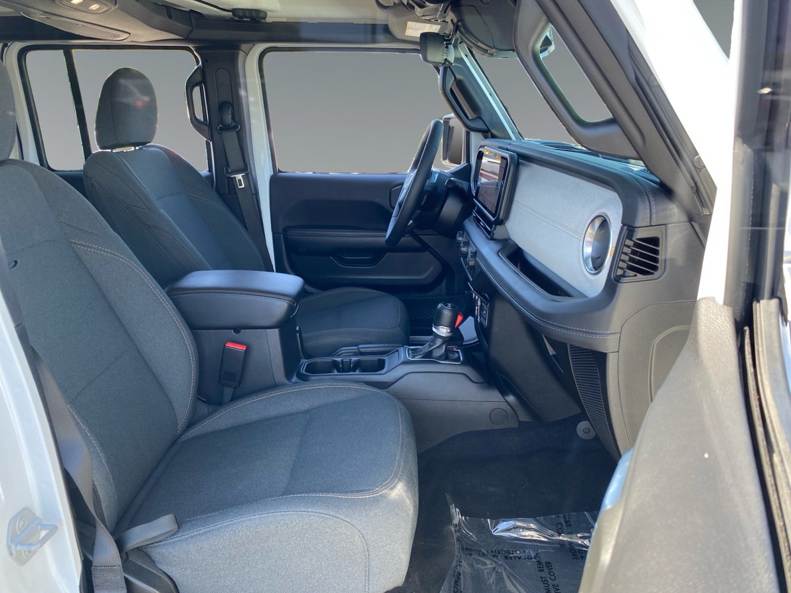 Used 2026 Jeep Wrangler Unlimited Sahara AWD/4WD image 15
