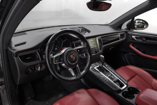 Used 2018 Porsche Macan Sport Edition AWD/4WD image 4