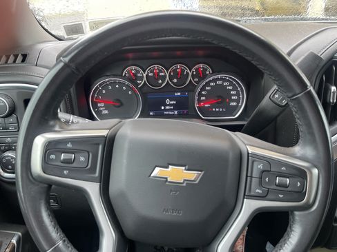 Used 2020 Chevrolet Silverado 1500 LT w/ Fleet Comfort Package AWD/4WD image 9