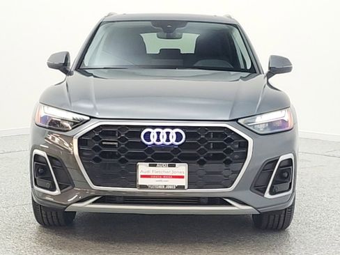Used 2024 Audi Q5 e Premium Plus w/ Premium Plus Package image 2
