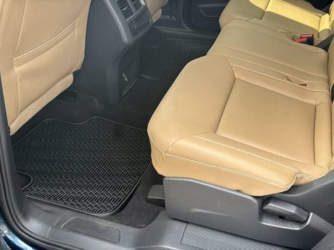 Used 2020 Volkswagen Atlas Cross Sport SE AWD/4WD image 32