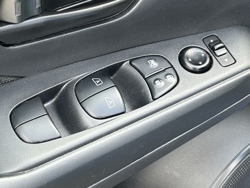 Used 2022 Nissan Kicks S w/ Interior Electronics Package FWD image 22