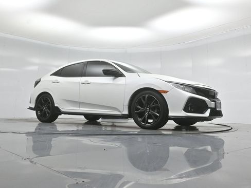 Used 2018 Honda Civic Sport image 2