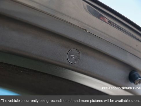 Used 2023 Tesla Model Y Long Range image 37