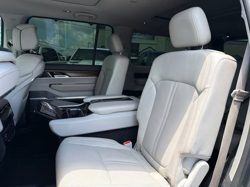 Used 2022 Jeep Grand Wagoneer Series I AWD/4WD image 21