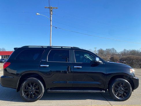 Used 2016 Toyota Sequoia Platinum image 10