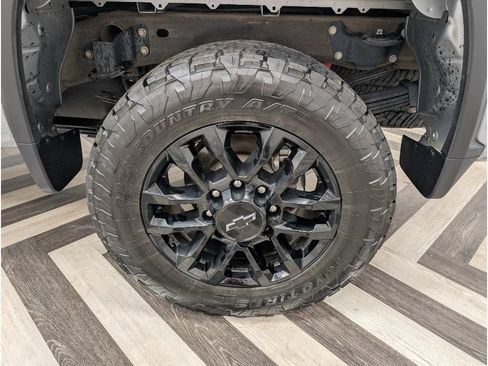 Used 2025 Chevrolet Silverado 3500 LT w/ Leather Package AWD/4WD image 21