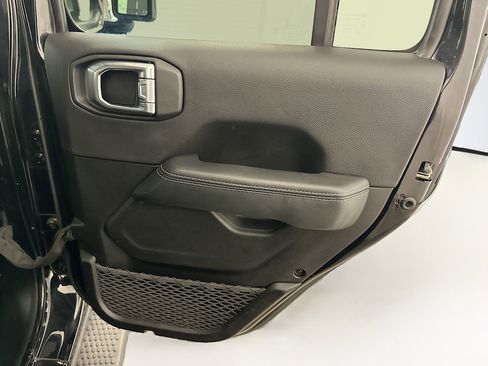 Used 2023 Jeep Wrangler Unlimited Sahara w/ Cold Weather Group AWD/4WD image 31
