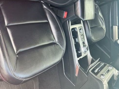 Used 2021 Ford Explorer XLT w/ Equipment Group 202A AWD/4WD image 41