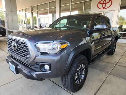 Certified 2023 Toyota Tacoma TRD Off-Road AWD/4WD image 6