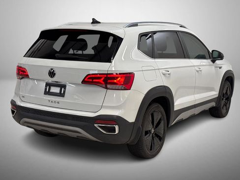 Used 2023 Volkswagen Taos SE w/ Black Wheel Package image 4