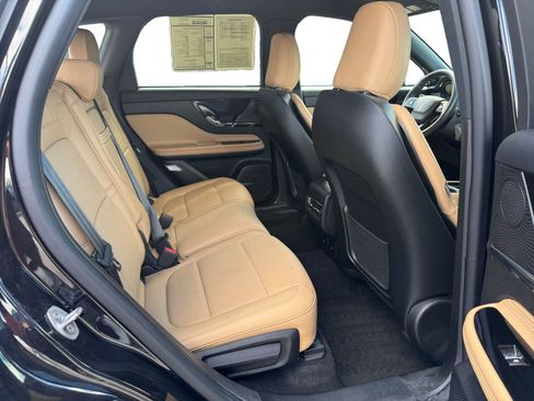 Used 2023 Lincoln Corsair Reserve AWD/4WD image 24