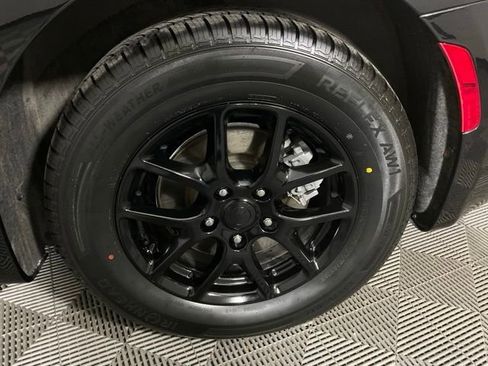 Used 2022 Chrysler Pacifica Touring-L image 48