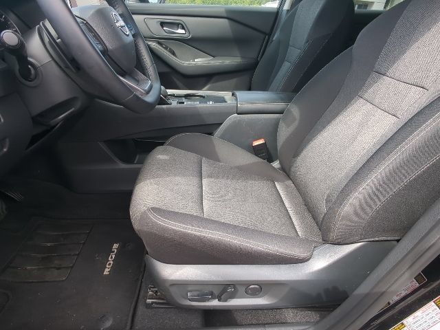 Used 2026 Nissan Rogue SV FWD image 10