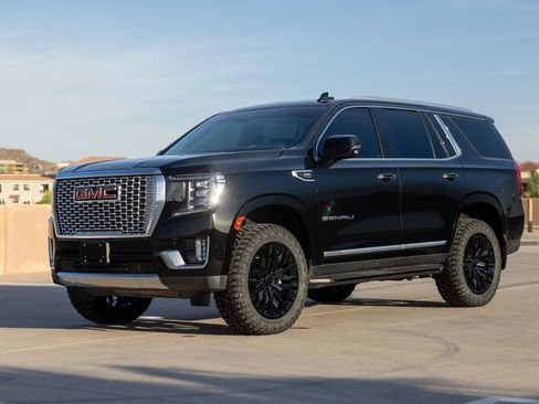 Used 2024 GMC Yukon Denali AWD/4WD image 9