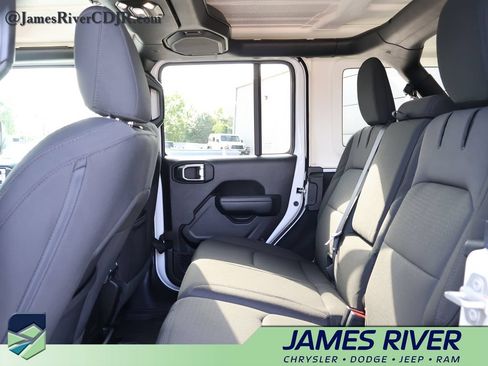 Used 2023 Jeep Wrangler Unlimited w/ Cold Weather Group AWD/4WD image 17