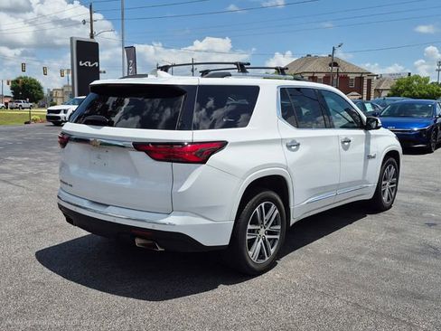 Used 2023 Chevrolet Traverse High Country AWD/4WD image 2