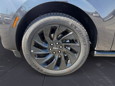 New 2026 Lincoln Navigator Reserve AWD/4WD image 14