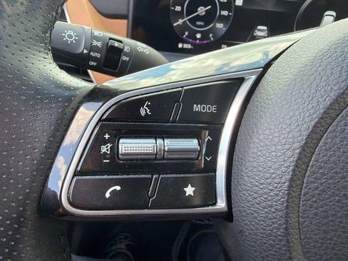 Certified 2024 Kia Seltos SX w/ SX Sunroof Package AWD/4WD image 27