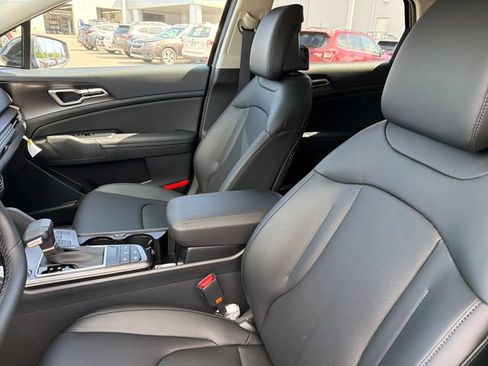 New 2026 Kia Sportage EX FWD image 19