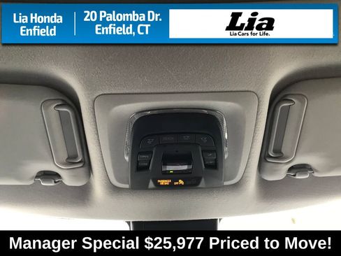 Used 2022 Toyota Corolla Cross XLE image 24