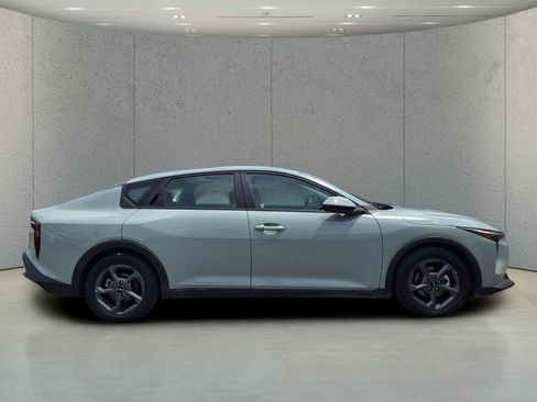 Used 2025 Kia K4 FWD image 4