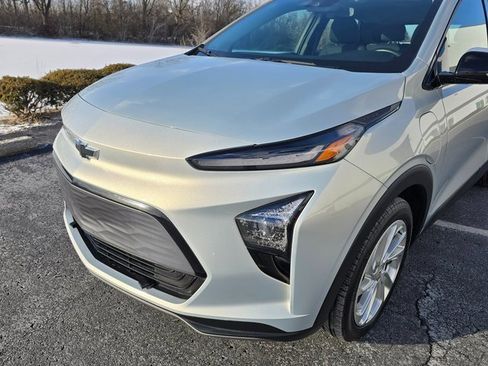 Used 2023 Chevrolet Bolt EUV LT w/ Comfort Package image 8