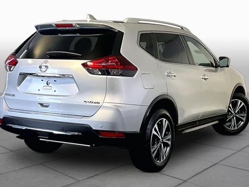 Used 2019 Nissan Rogue SV w/ Premium Package AWD/4WD image 13