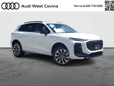 New 2026 Audi Q3 quattro 2.0T AWD/4WD image 1