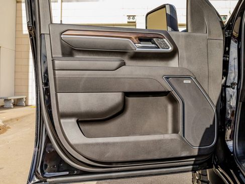 Used 2025 GMC Sierra 3500 SLT w/ Texas SLT Premium Package image 35