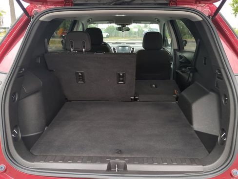 Used 2018 Chevrolet Equinox LT FWD image 13