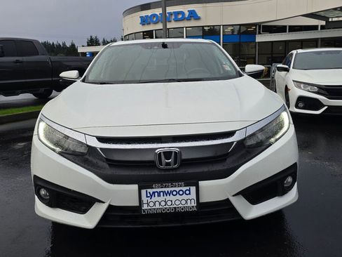 Used 2018 Honda Civic Touring image 15