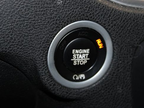 Used 2022 Dodge Charger SXT RWD image 35