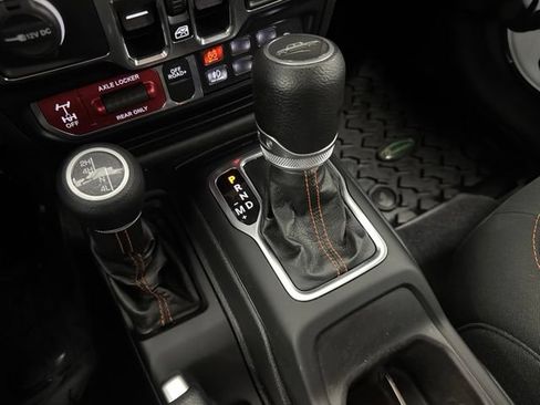 Used 2021 Jeep Gladiator Mojave w/ Cold Weather Group AWD/4WD image 39