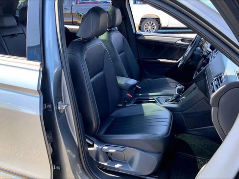 Used 2024 Volkswagen Tiguan SE R-Line FWD image 8