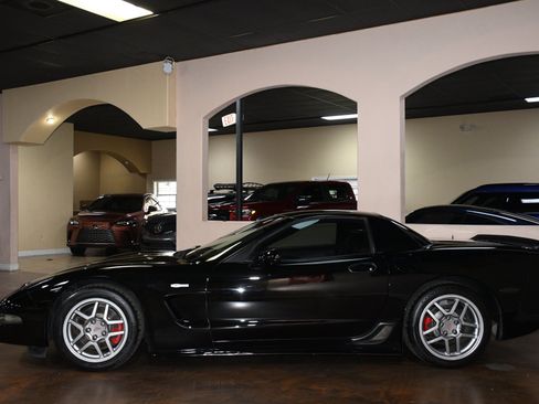 Used 2003 Chevrolet Corvette Z06 w/ Memory Package, 3 Drivers RWD image 51