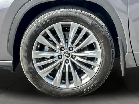Used 2021 Toyota Highlander Platinum image 27