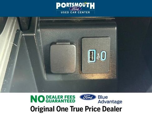 Used 2022 Ford Explorer Limited w/ Limited Technology Package image 18